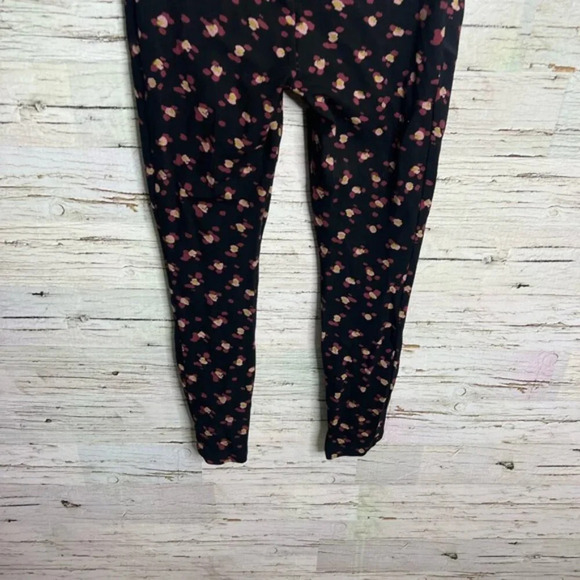 Cabi Printed Lean Legging #4142 Black Flower Burst size small - Picture 7 of 9